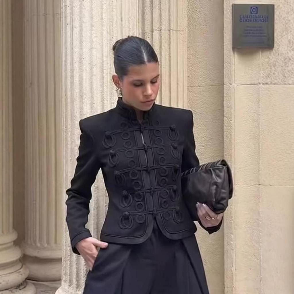 Giacca Casual da Donna Europea e Americana con Collo Alto e Dettagli a Bottone a Rana