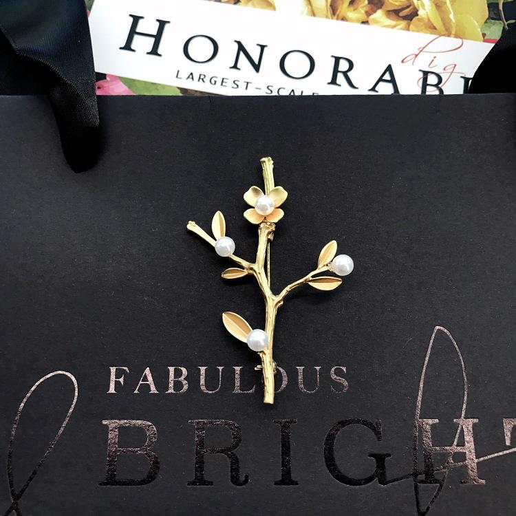 Fashion temperament dumb gold brooch corsage women's suit jacket sweater coat pin crystal high-end accessories