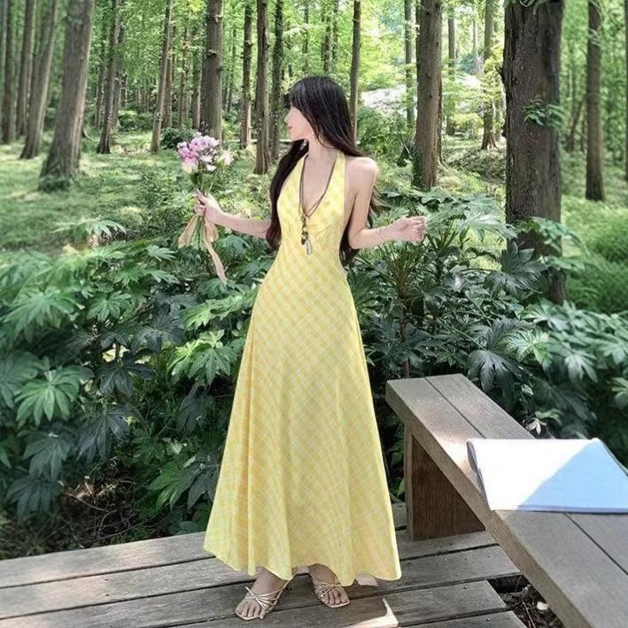 Yellow Plaid V-neck Neck Sling Dress Women's Summer Dopamine Beautiful Slim Fit Gentle Vacation Style Dress