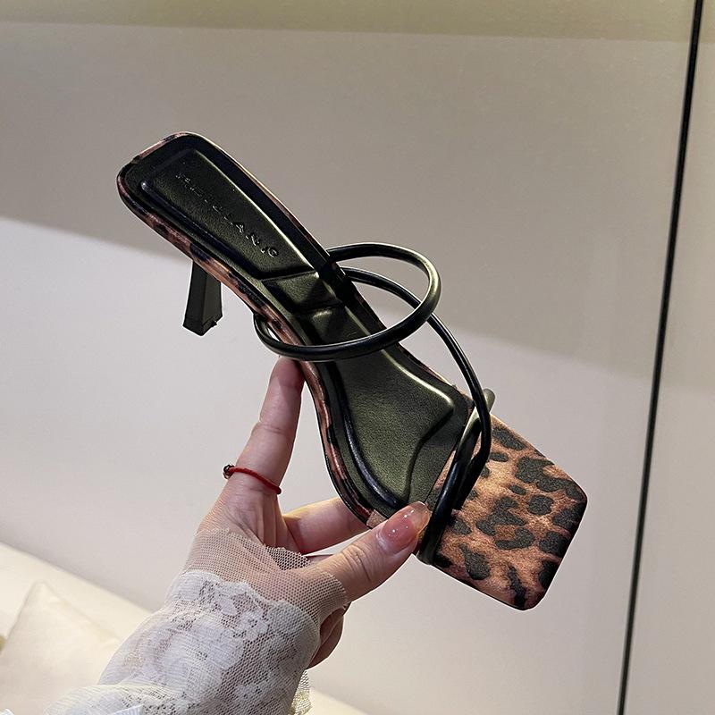 

Sexy leopard print cross belt~ Simple temperament square head open-toed high-heeled cool slippers women s dress summer 35 леопардовый