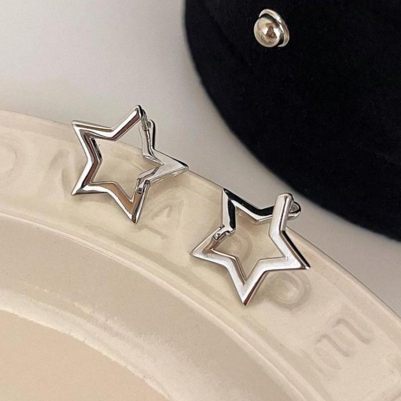 Korean Style Elegant Star Ear Cuffs for Women - Simple & Chic Five-Pointed Star Earrings for Daily Wear