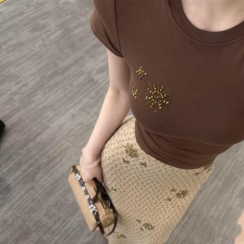 

Elegant European 2026 Spring/Summer Floral Two-Piece Set with Round Neck Short Sleeve and Slimming Skirt Design Small