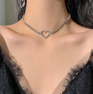 Women's Luxury Diamond Heart Clavicle Necklace - Stylish, Simple, and Personalized Celebrity-Inspired Design