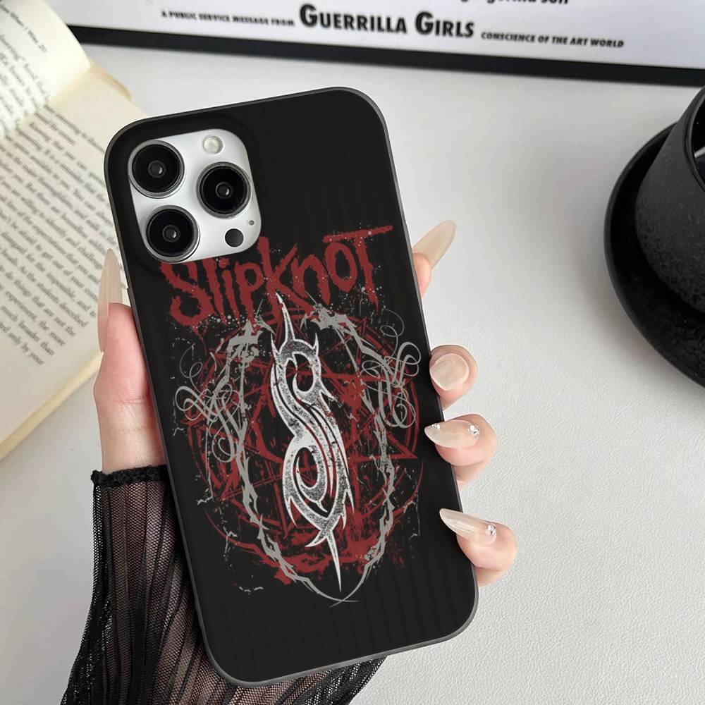 Slipknot Band For Phone 17 16 15 14 13 12 11 Pro Max Plus Pro Air Phone Case Corrugated Stripe Back Cover