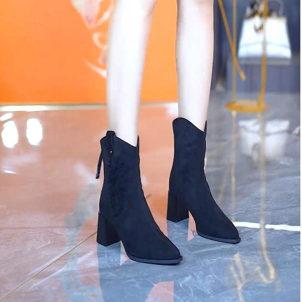 Retro Fringed Short Boots Women's 2025 Autumn and Winter New Matte Leather Thick Heel Martin Boots Versatile Rear Zipper High Heel Short Boots