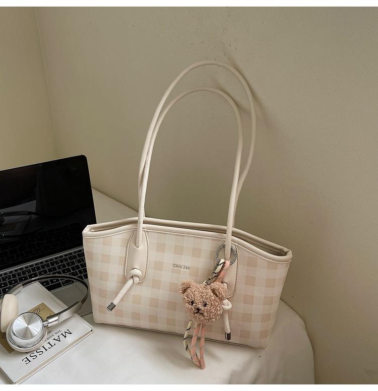 New plaid shoulder bag summer 2025 popular versatile handheld underarm bag fashion trend tote bag women