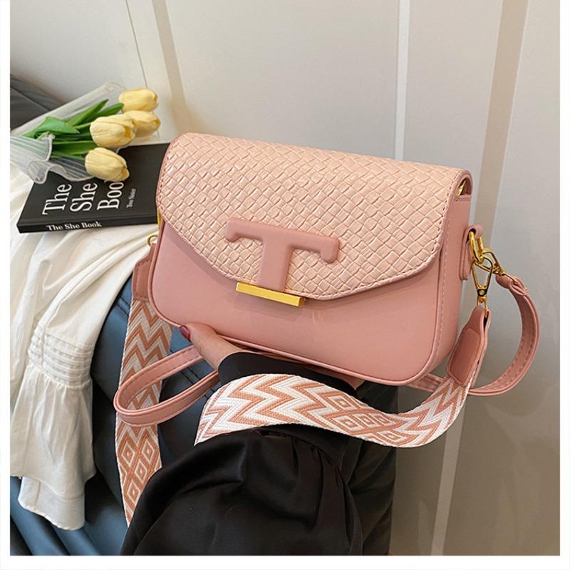 Bag women's summer new messenger bag niche design shoulder portable small square bag casual work small bag