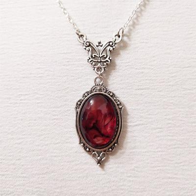 Gothic Blood Red Quartz Charm Halskette Oval Anhänger Halskette für Frauen Halloween Vampir geprägt Hexe Schmuck Vintage Halsreifen