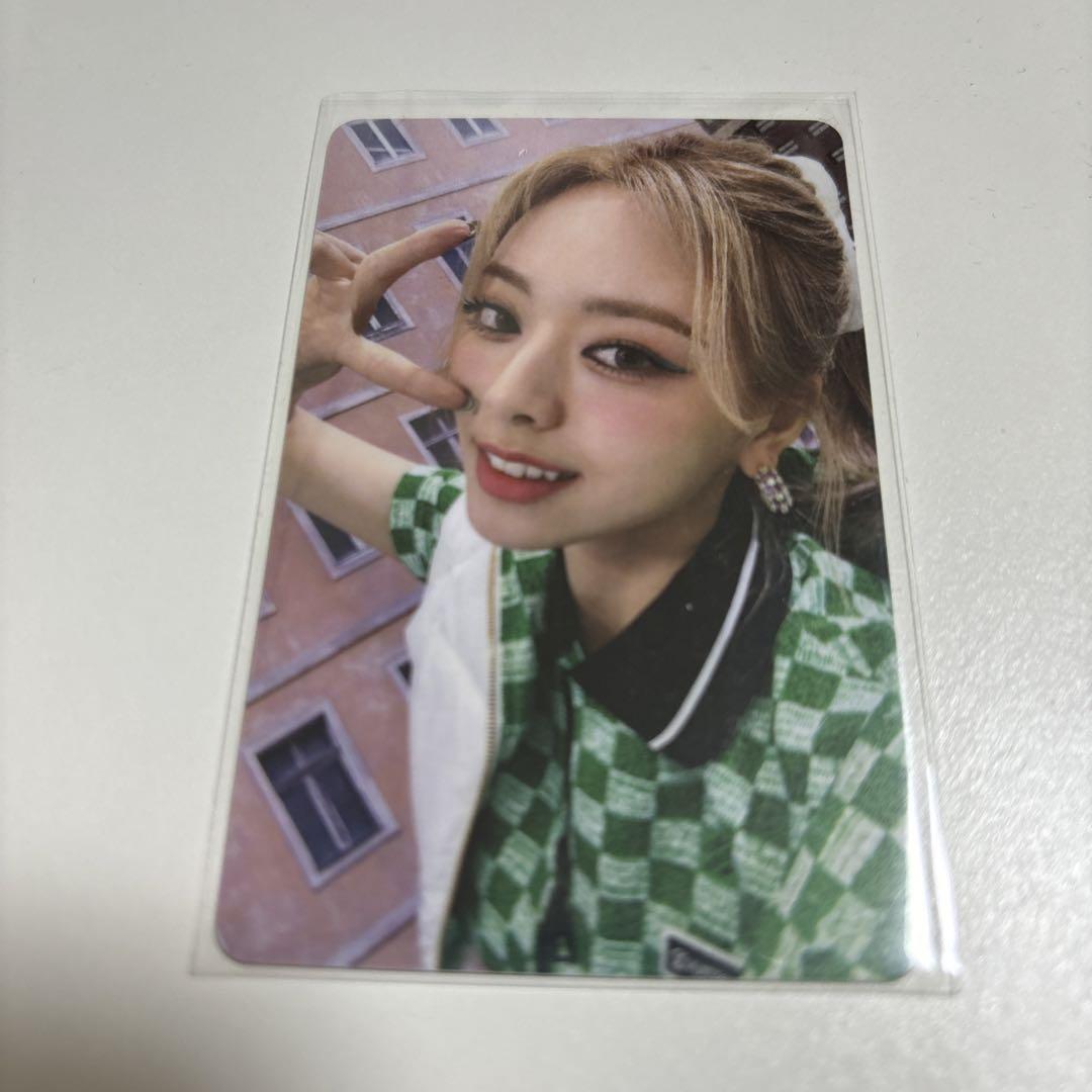 

[USED] ITZY Cheshire Bandina Yuna trading card