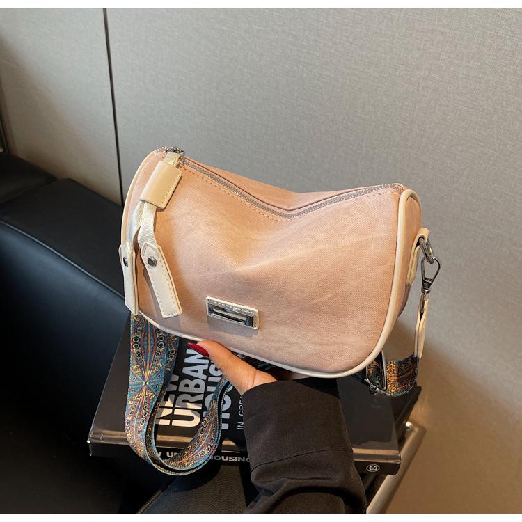 

2025 spring fashion casual pillow bag women s shoulder oblique span bag niche design women s bag рожевий