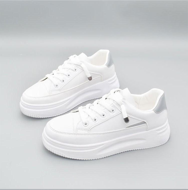 

Soft leather thick-soled little white shoes women s spring summer 2025 new popular super fire flat-soled sports shoes heightening casual board shoes 41 серый