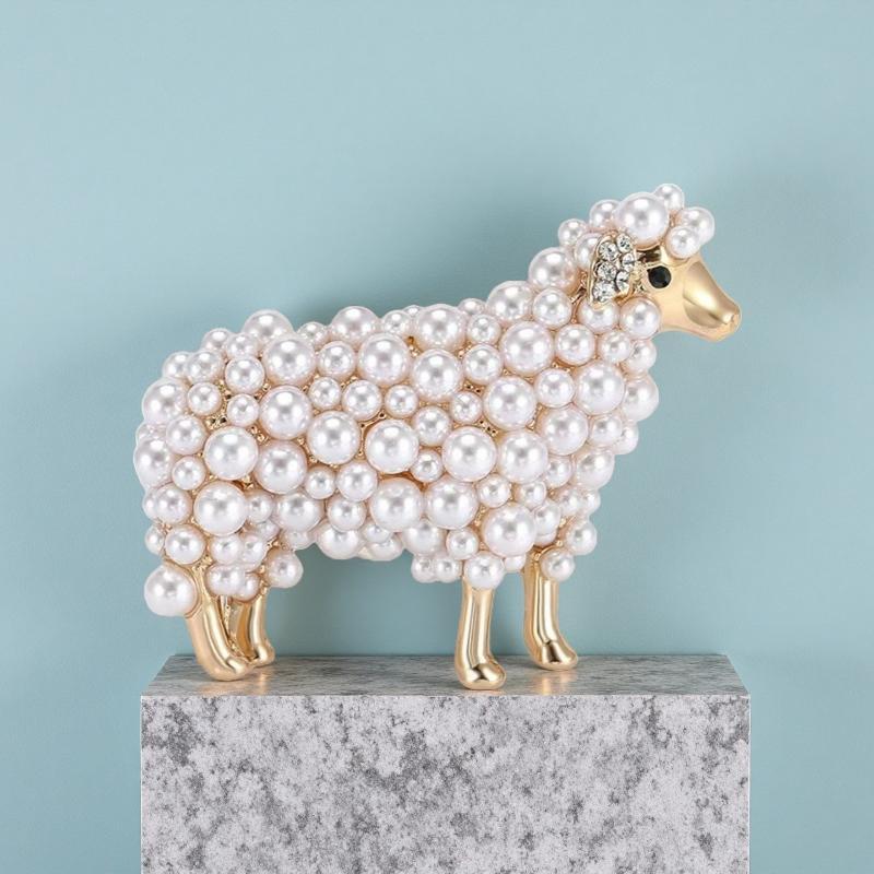1Pcs Able And Elegant Lady Creative Animal Pin Buckles Women Men Classic Sheep Exquisite Brooch Badges
