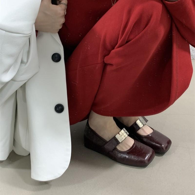 Lan Cabinet Home 2025 Französisch Silber Einzelne Schuhe Damen Kleine Lederschuhe Weiche Sohle Ein-Wort-Riemen Höhenverstärkende Mary Jane Schuhe