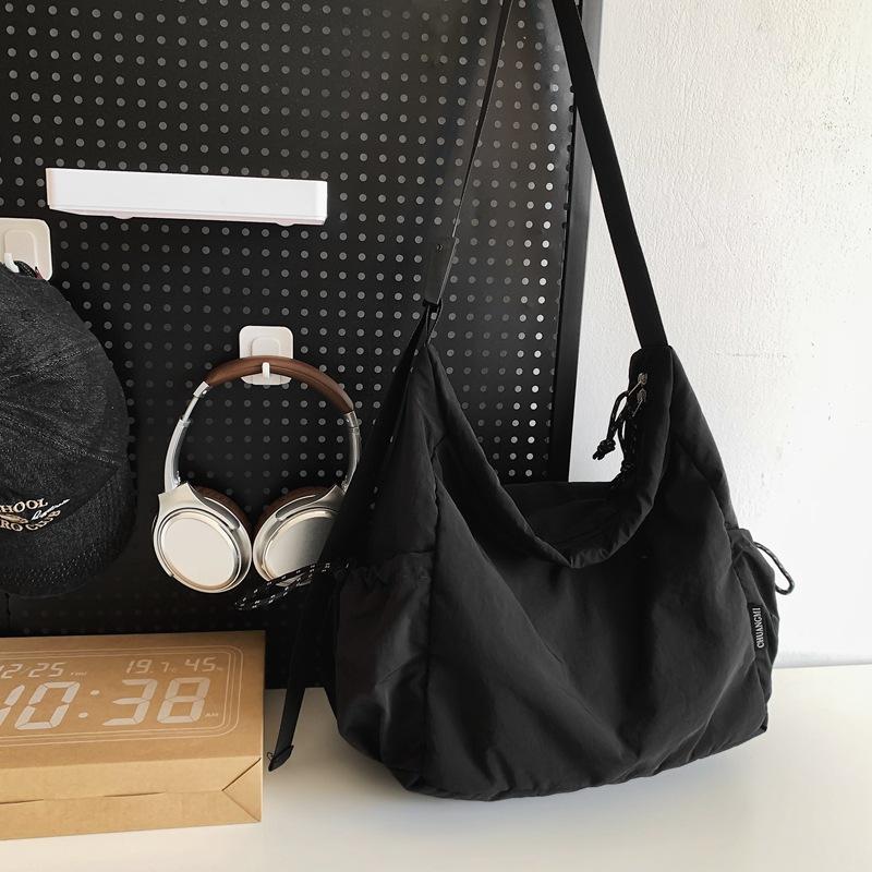 Повседневная нейлоновая сумка через плечо для мужчин и женщин чёрный — фото 9