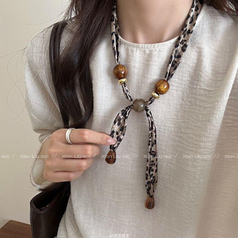 Bohemian Ethnic Cashew Scarf Necklace with Wood Beads Choker for Women