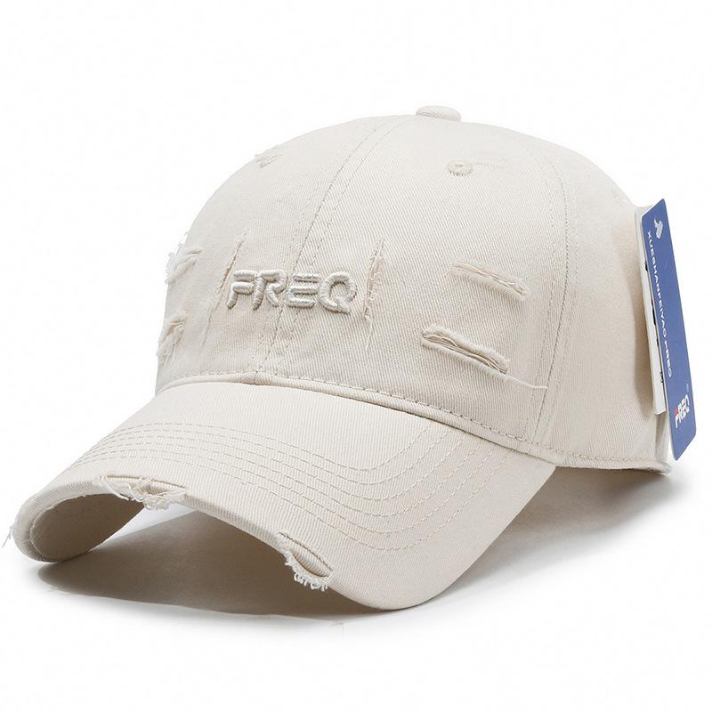 New embroidered letter baseball cap, sunshade, sunscreen, fashion and leisure, a must for men and women to travel in spring and autumn