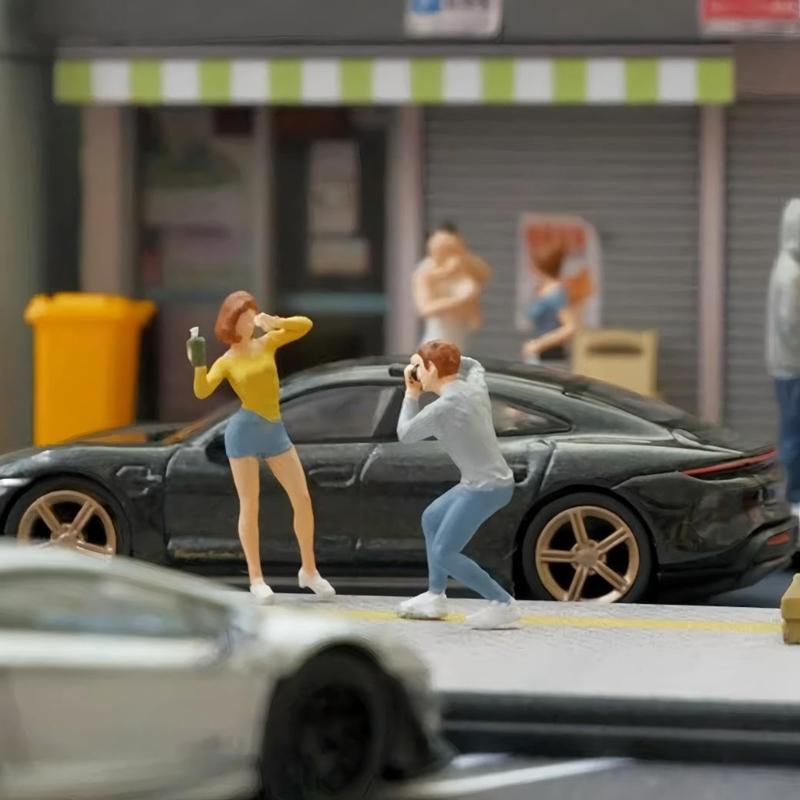 1:64 Scale Hand Painted Resin Collectible Figure Miniature Model Accessories Realistic Photographer Figure Model Gift