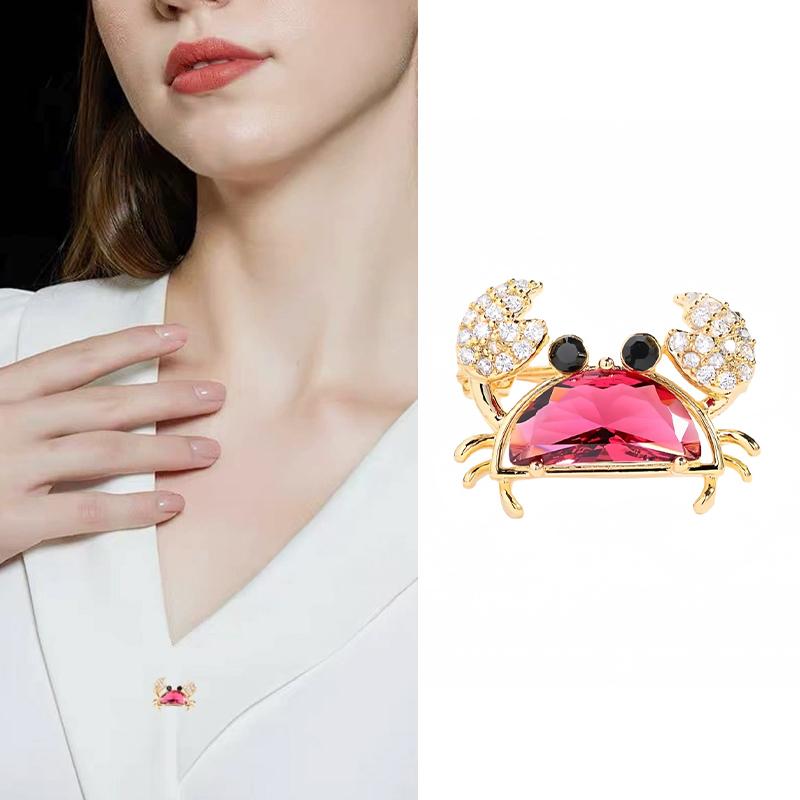 Cute Small Crab Brooch  Elegant Sweater Cardigan Corsage Jewelry For Women
