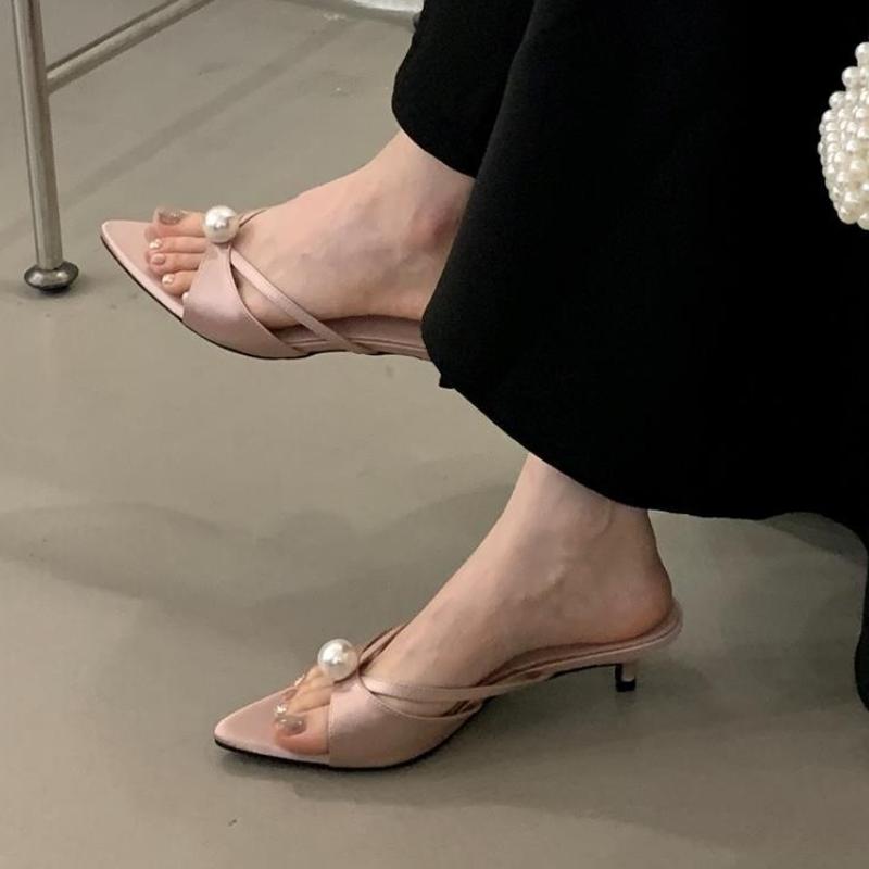 Fashion Female Slip On Footwear Silk Fashion String Bead Elegant Women Low Heel Shoes Pointed Toe Ladies Heeled Pumps Slides Shoes