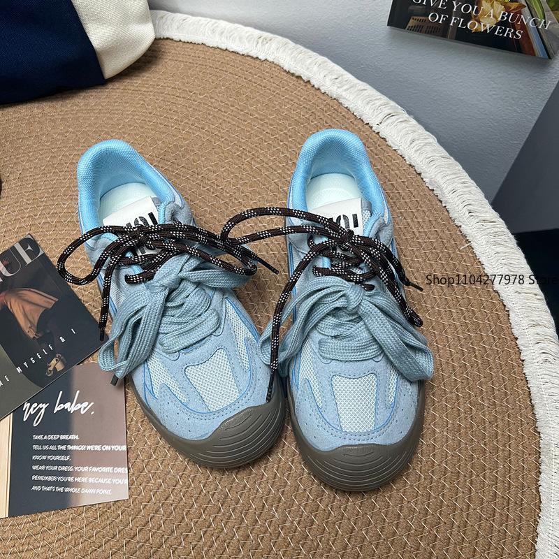 Fashion New Women Sneakers Top Quality Fashion Women Flats Breathable Men Casual Shoes Lace Up Sports Running Shoes Vintage Shoes