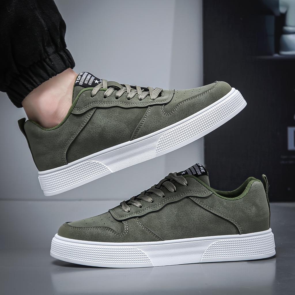 [Sneakers da Uomo Verdi] Sneakers Casual da Uomo Verde Oliva con Lacci | Fodera in Tessuto Traspirante, Suola Resistente in PVC e Suola Bianca per il Comfort di Tutto il Giorno