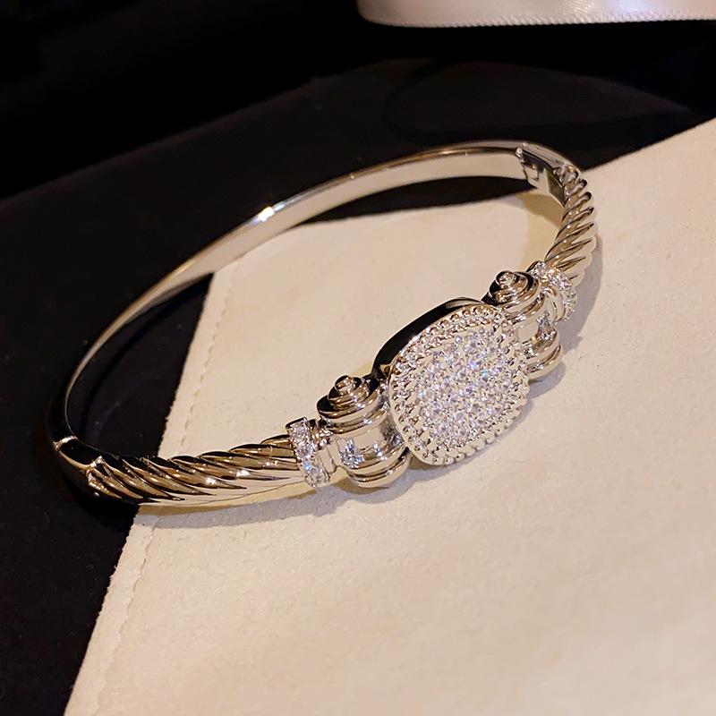 Europese en Amerikaanse Ovalen Patroon Gesp Armband, Modieuze en Verfijnde Armband, Licht Luxe En