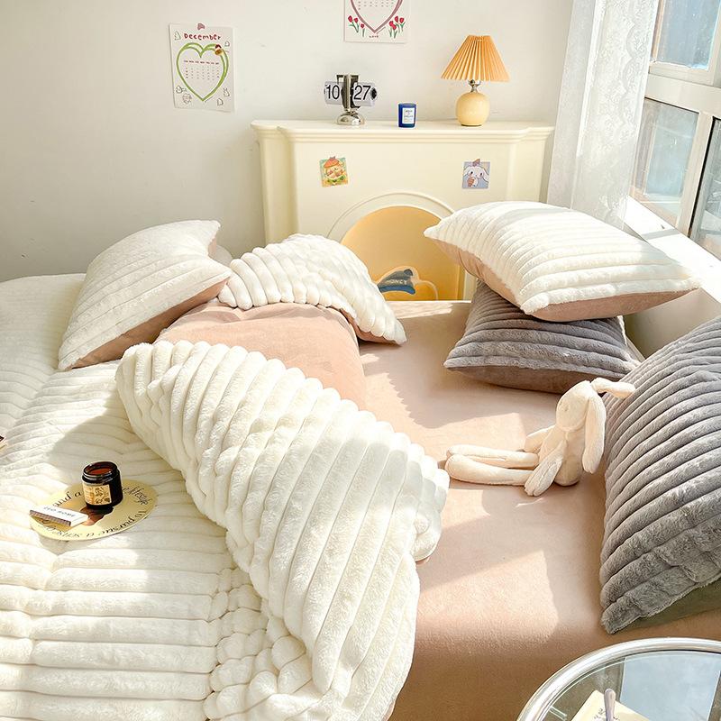 Milk Velvet Four Piece Set, Warm In Winter, Thickened Coral Velvet Bed Sheet, Quilt Cover, Flannel Bed