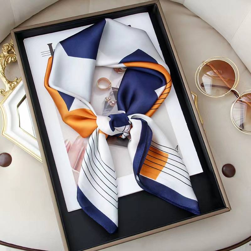 Luxury Design Chain Print Square Silk Scarf Lady Thin Neck Scarves Fashion Summer Sunscreen Headscarf For Women Bandana 70x70cm