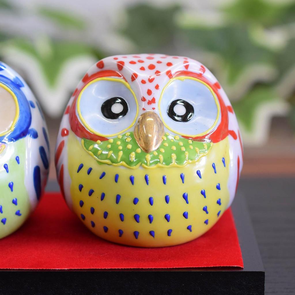 Waza no Kura Stilvolle Eulenfigurine, Kutani-Keramik, Eulenpaar (mit Ständer/Matte/Schild), Keramik, Glück, Luxusmarke, Innendekoration, Objekt, Perfec