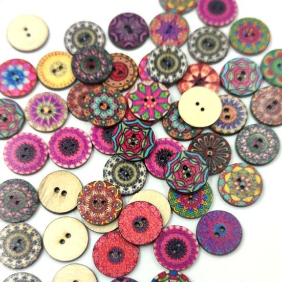 100Pcs Bohemian Style Retro Pattern Round Shape Wooden Buttons Clothing Decor