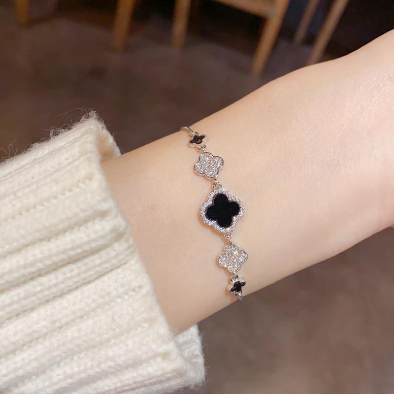 Versatile Fashionable Niche Four Leaf Flower Bracelet