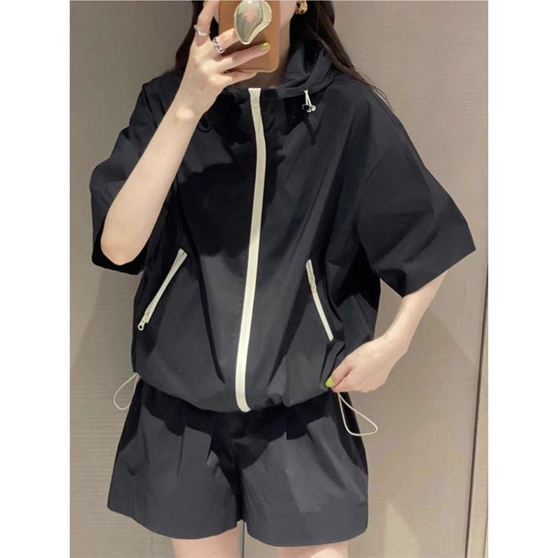 

Европейская станция Повседневный спортивный костюм Женский Летняя мода Свободный Тонкий Быстросохнущая футболка Куртка-шелл Шорты Комплект из двух предметов Black Suit L