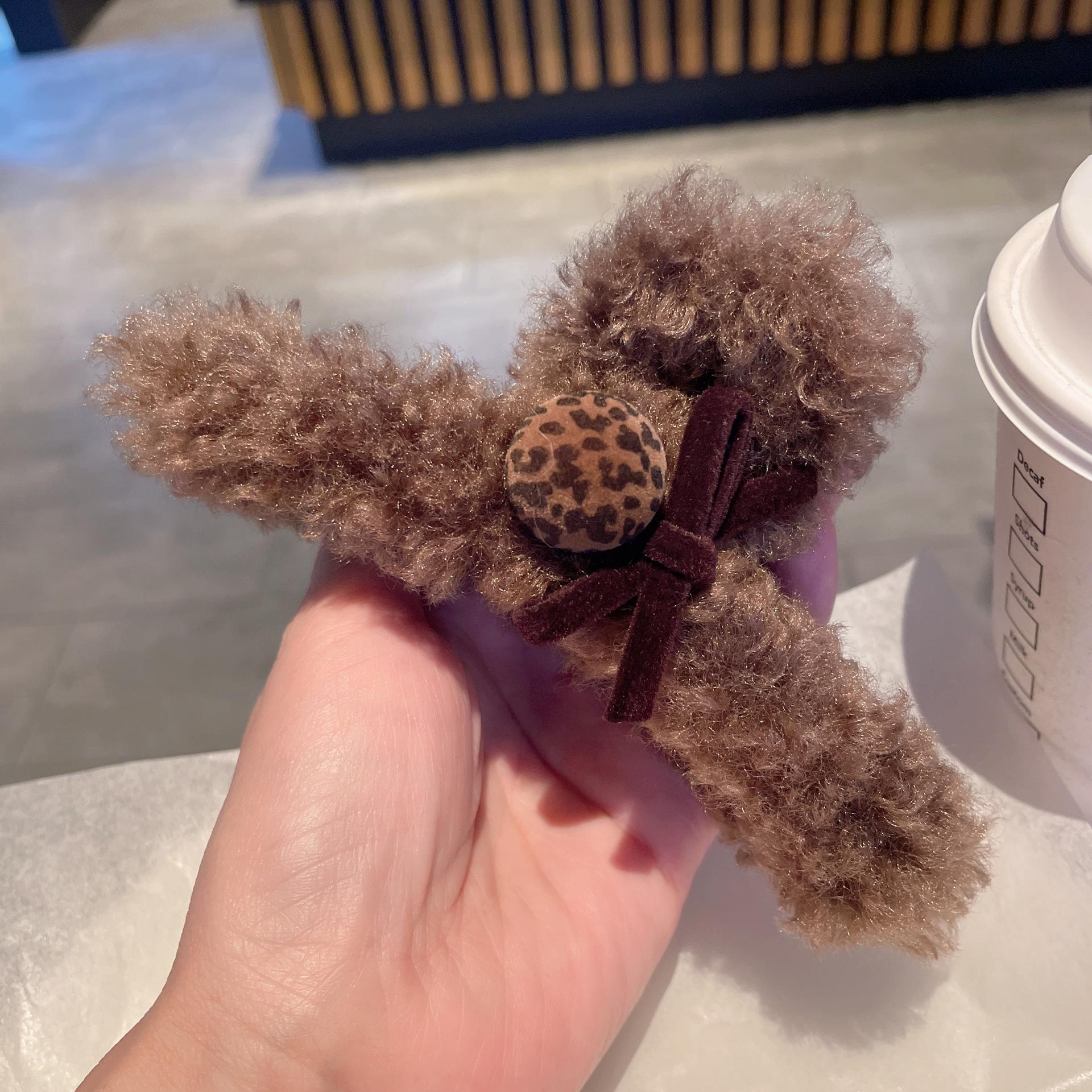 

Korean Retro Plush Bow Large Hair Claw - Fashion Shark Clip for Updo