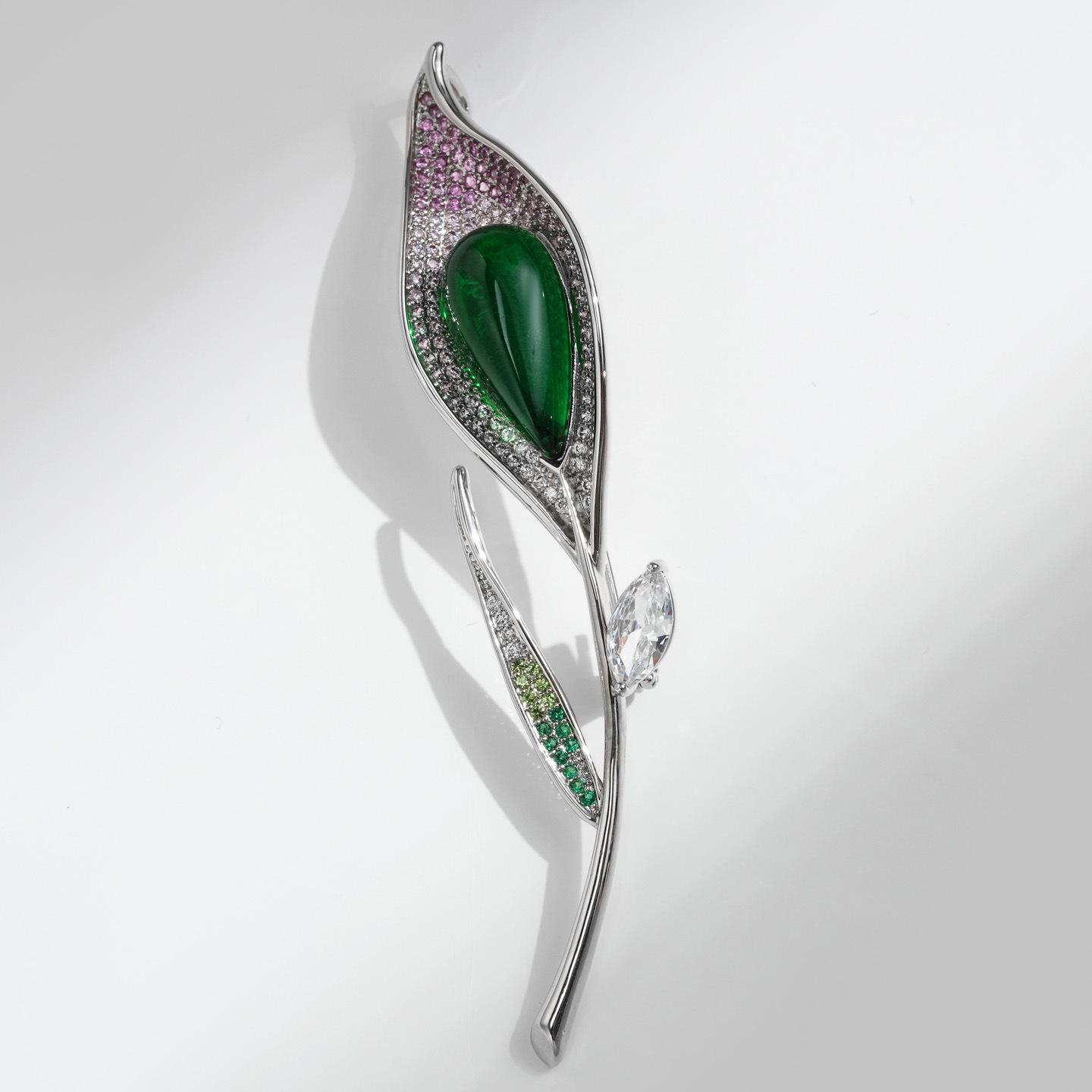 Calla Lily Emerald Crystal Brooch Pin for Women - Luxury Lapel Accessory