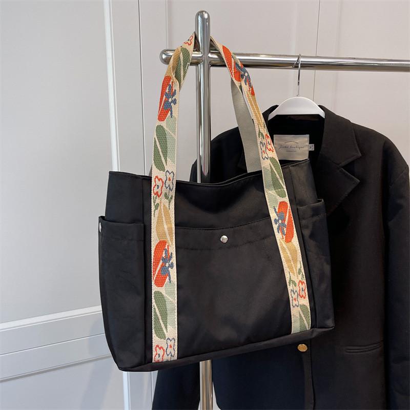 Large Capacity Tote Bag For Women 2024 New Trendy Street Style Canvas Shoulder Bag