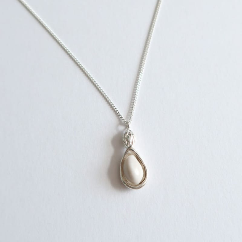 DOL Peanut Pendant Necklace [DOL Lily]