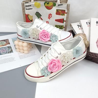 Fashion 2025 Women's Fashion Canvas Shoes New Style Lace-Up Rhinestone Flower Low-Top Casual Shoes for Commutin Comfortable Shoes