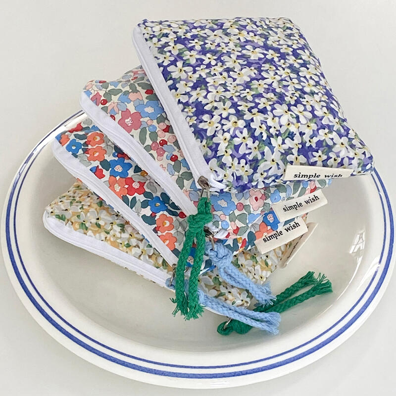 

Винтажная косметичка на молнии с цветочным принтом, многоцелевая для хранения косметики 02. Purple Flower Pouch