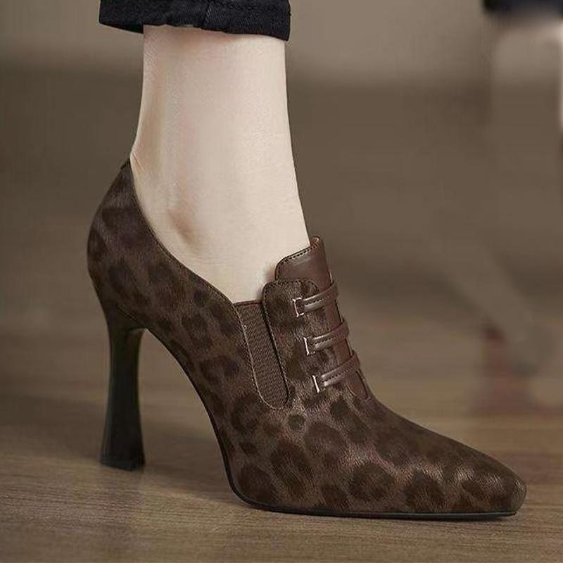 

Модная обувь на высоком каблуке Женская элегантная обувь с острым носком Модная сексуальная женская обувь Весна 2025 Дизайнерские туфли-лодочки Роскошные Zapatos De Mujer 40 коричневый