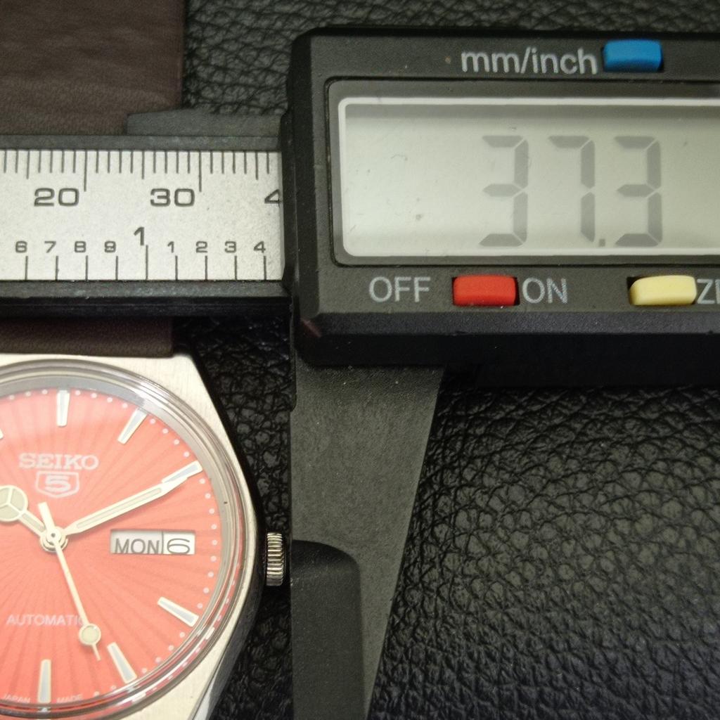 Seiko 5 AUTOMATIC JAPAN MENS 6309A VINTAGE RED COLOR DIAL WATCH A701246-5 R206a-a701246