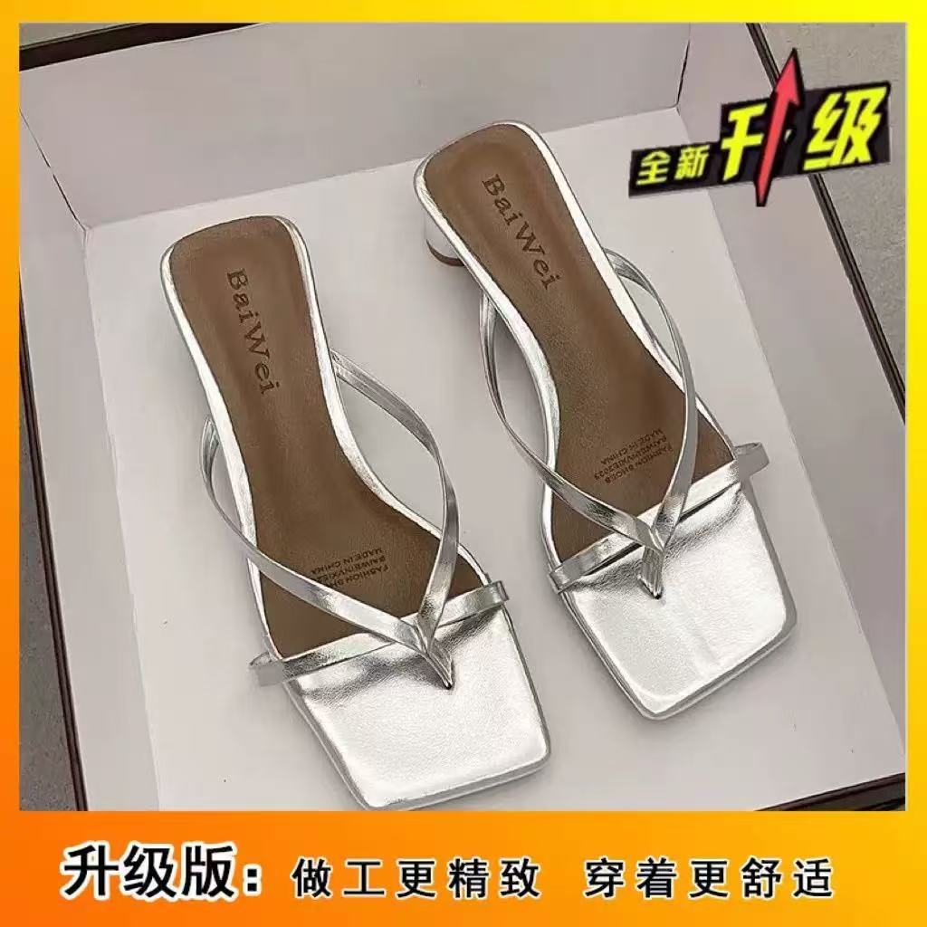 

Шльопанці жіночі літні 2025 нова мода універсальні високі підбори товсті підбори інтернет-знаменитість середні підбори шльопанці на одній перемичці жіночі 40 срібний