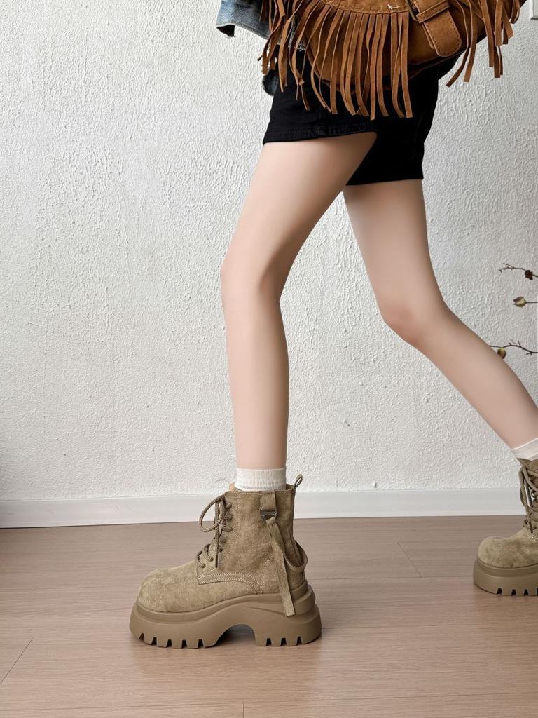 British style platform Martin boots women's autumn 2025 new retro small man height increase big head locomotive short boots