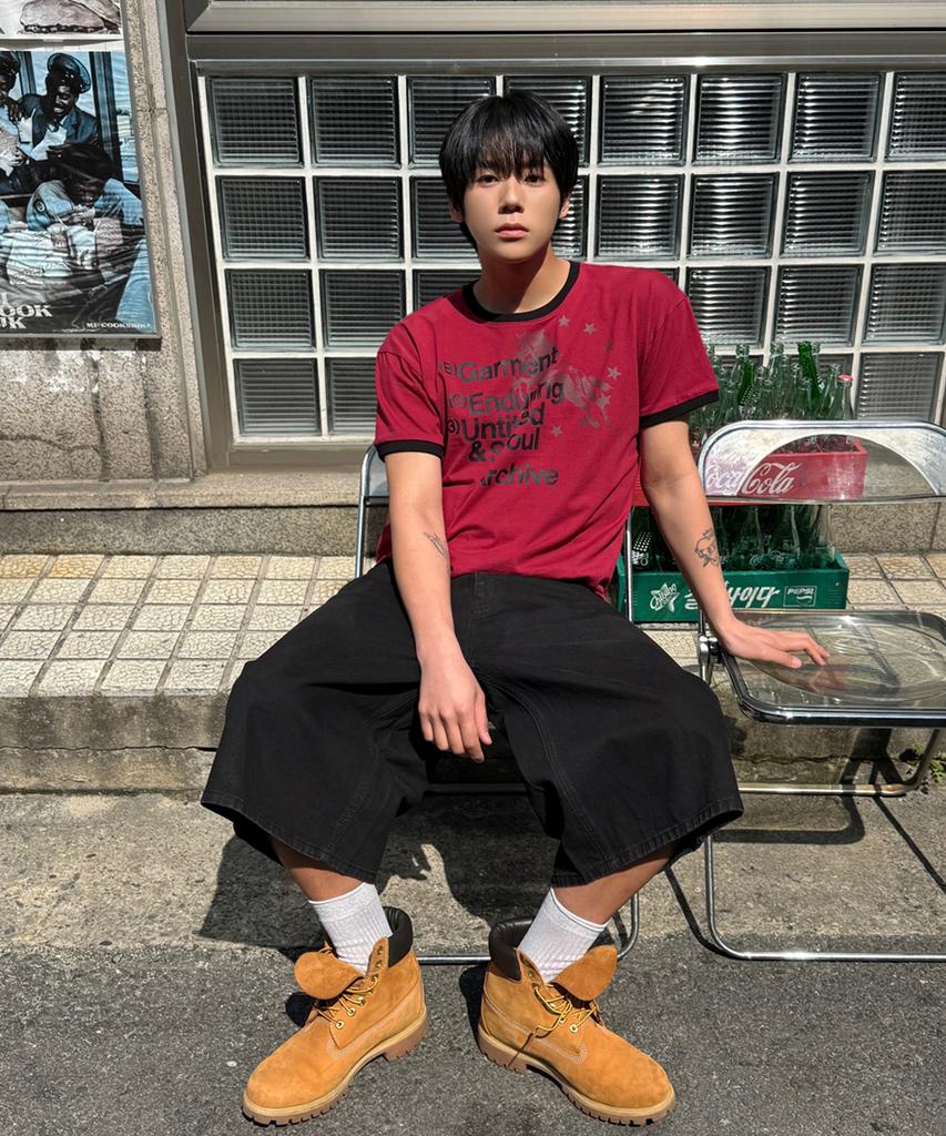 Eontaiteulseoul Archive Unicorn Ringer Crop Short Sleeve Burgundy