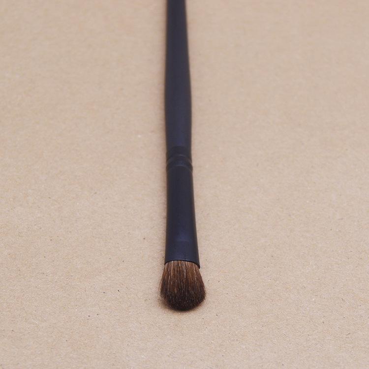 Pony Hair Angled Eyeshadow & Contour Brush for Highlight Blending