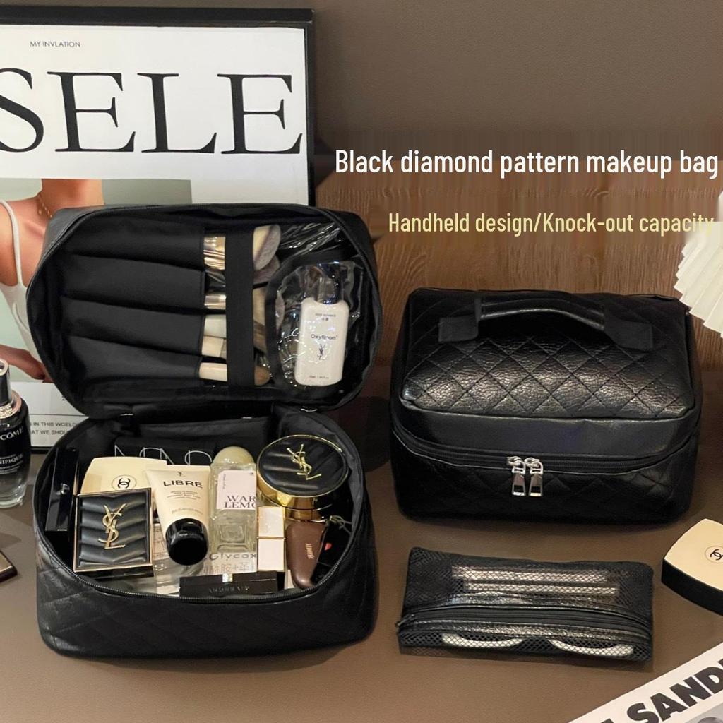 Argyle Make-up-Tasche im koreanischen Stil: Kosmetik-Organizer mit großer Kapazität und modischem Handheld-Design für bequemes Reisen.