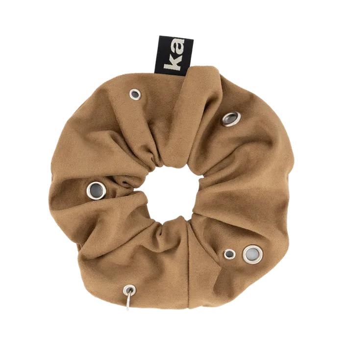EYELET SCRUNCHIE_Camel