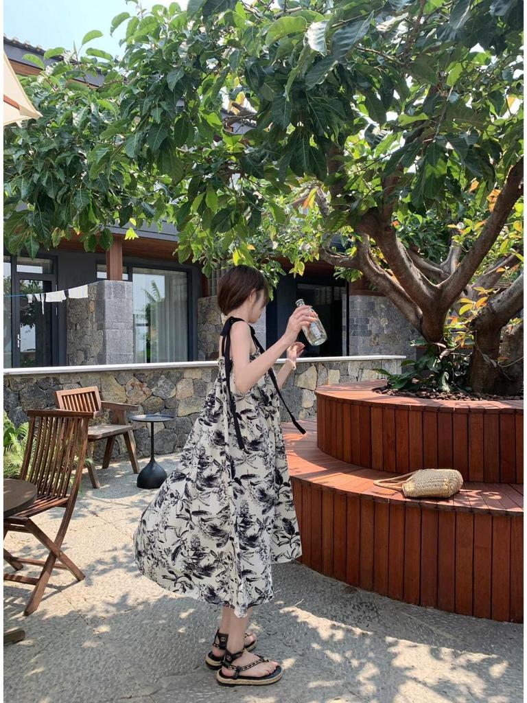 French Retro Ink Painting Slip Dress - Women's Summer 2025 High-End Beach Vacation Long Dress