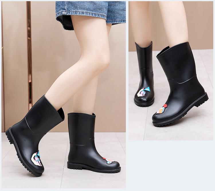 Fashionable Women's Non-slip Mid-calf Waterproof Rubber Rain Boots