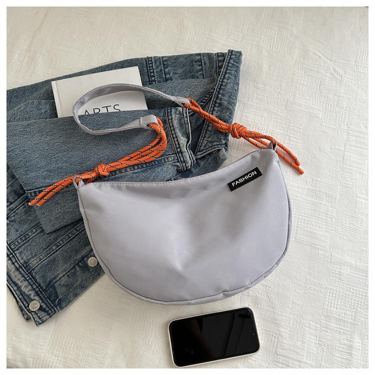 Neue geflochtener Riemen Trendige virale Umhängetasche Mode Schulter Knödeltasche