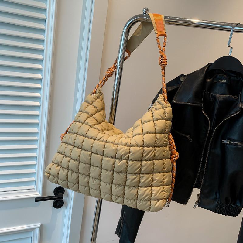 IELGY Diamond Embroidery Thread Cloud Bag Down Padded Jacket Bag Niche Pleated One-Shoulder Korean Version Cross-Body Large-Capac